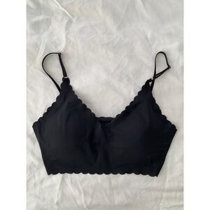 Black Scalloped Bralette Soft and Seamless Wireless Unbranded / Size XL